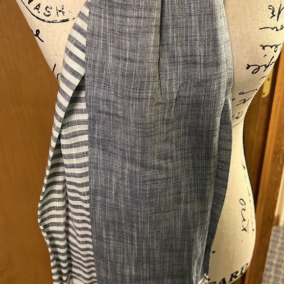 Scarf - Picture 2 of 5